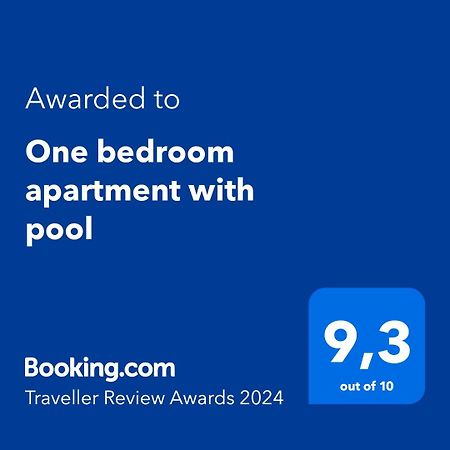 פלאקיאס One Bedroom Apartment With Pool מראה חיצוני תמונה