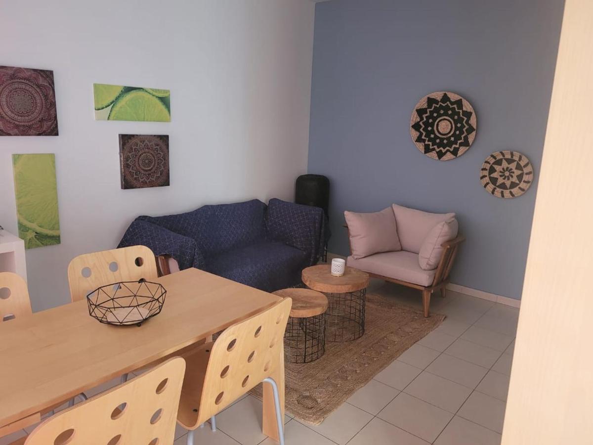 פלאקיאס One Bedroom Apartment With Pool מראה חיצוני תמונה